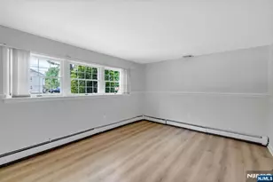 98 Vassar Dr, Paramus, NJ 07652 - Photo 20