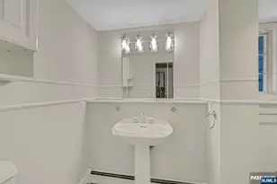 98 Vassar Dr, Paramus, NJ 07652 - Photo 26