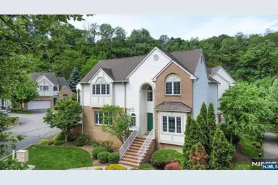 1044 Smith Manor Boulevard 23 #23, West Orange Township, NJ 07052 - Photo 2