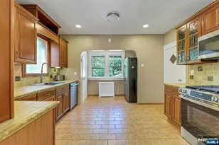 6 Colonial Ct, Dumont, NJ 07628 - Photo 8