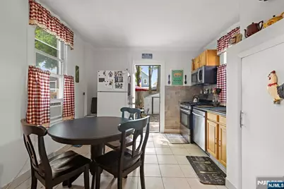 18 Lincoln Place, East Rutherford, NJ 07073 - Photo 4