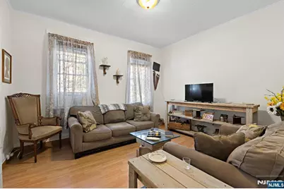 18 Lincoln Place, East Rutherford, NJ 07073 - Photo 2