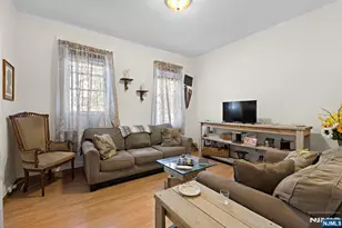 18 Lincoln Pl, East Rutherford, NJ 07073 - Photo 2