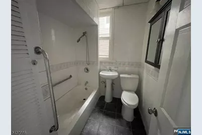 8 Treacy Avenue 2 #2, Newark, NJ 07108 - Photo 6