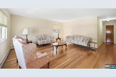458 Stillwell Avenue, Fort Lee, NJ 07024 - Photo 10