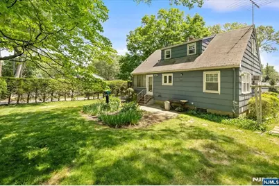 252 Saint Nicholas Avenue, Hillsdale, NJ 07642 - Photo 6