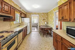 252 St Nicholas Ave, Hillsdale, NJ 07642 - Photo 8