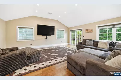 17 Kiowa Terrace, Oakland, NJ 07436 - Photo 12