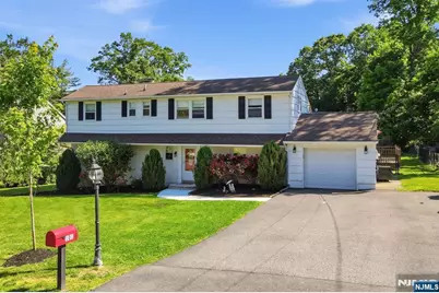 101 Walnut Street, Oakland, NJ 07436 - Photo 1