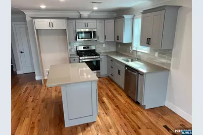 1060 Magnolia Avenue, Elizabeth, NJ 07201 - Photo 10