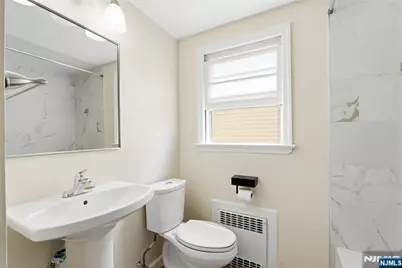 34 Rowland Avenue, Hackensack, NJ 07601 - Photo 18