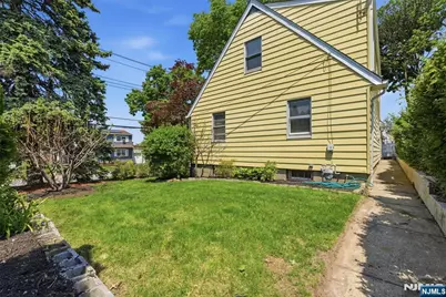 34 Rowland Avenue, Hackensack, NJ 07601 - Photo 24