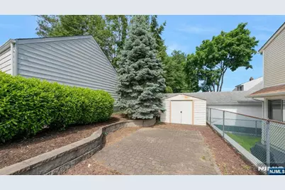 45 W Oldis Street, Rochelle Park Township, NJ 07662 - Photo 38