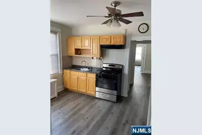 98-100 Windsor Street 2R #2R, Kearny, NJ 07032 - Photo 4