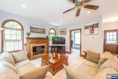 66 Hillside Avenue, Midland Park, NJ 07432 - Photo 6