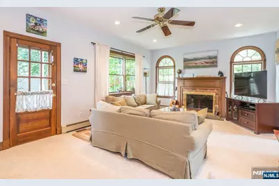 66 Hillside Avenue, Midland Park, NJ 07432 - Photo 8