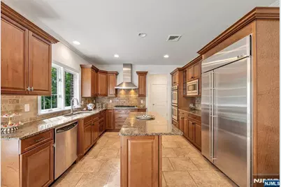 19 Walker Avenue, Closter, NJ 07624 - Photo 12