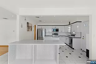 1042 Harvard Pl, Fort Lee, NJ 07024 - Photo 14