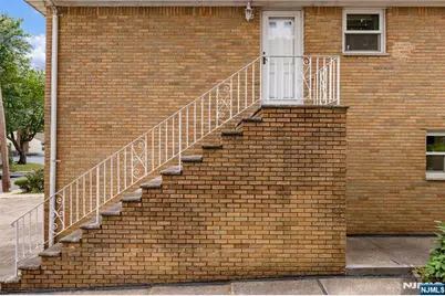 1042 Harvard Place, Fort Lee, NJ 07024 - Photo 10