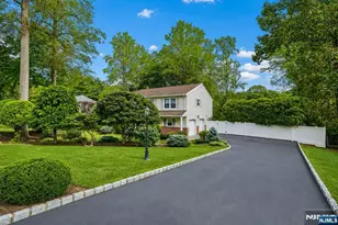 400 Faletti Cir, River Vale Township, NJ 07675 - Photo 4