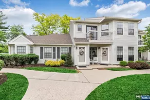 71 Fromm Ct, Mahwah, NJ 07430 - Photo 1