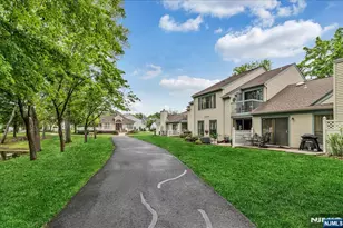 71 Fromm Ct, Mahwah, NJ 07430 - Photo 16