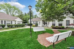 71 Fromm Ct, Mahwah, NJ 07430 - Photo 6