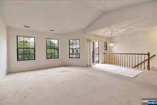 71 Fromm Ct, Mahwah, NJ 07430 - Photo 2