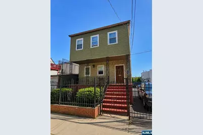 250-252 Berkeley Avenue, Newark, NJ 07107 - Photo 1