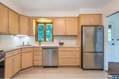107 Highland Avenue, Bergenfield, NJ 07621 - Photo 16