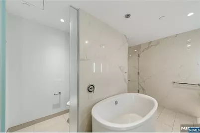 800 Ave At Port Imperial 1004 #1004, Weehawken, NJ 07086 - Photo 18
