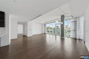 800 Ave At Port Imperial 1004, Weehawken, NJ 07086 - Photo 4