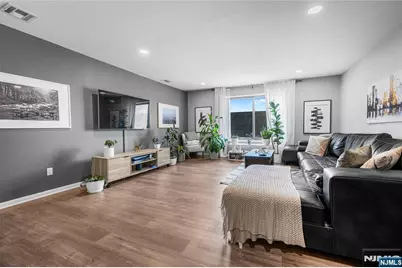 7430 Kennedy Boulevard 304 #304, North Bergen, NJ 07047 - Photo 2