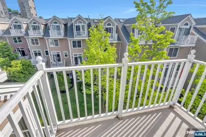 451 Albany Court, West New York, NJ 07093 - Photo 28
