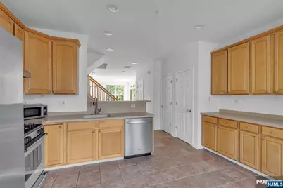 451 Albany Court, West New York, NJ 07093 - Photo 6