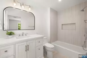 34 Parkway, Rochelle Park Township, NJ 07662 - Photo 16