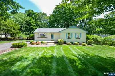 51 Charwalt Drive, Hawthorne, NJ 07506 - Photo 2