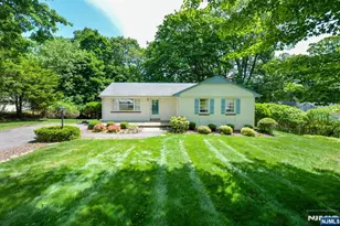 51 Charwalt Dr, Hawthorne, NJ 07506 - Photo 2