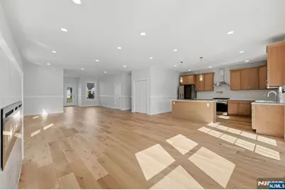 588 Maple Avenue, Saddle Brook Township, NJ 07663 - Photo 14