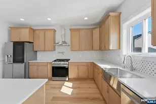588 Maple Ave, Saddle Brook Township, NJ 07663 - Photo 20