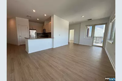 2050 Central Road 710 #710, Fort Lee, NJ 07024 - Photo 4