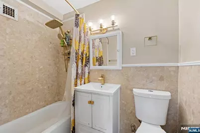 285 Aycrigg 11G #11G, Passaic, NJ 07055 - Photo 12