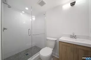 33-17 Southern Dr, Fair Lawn, NJ 07410 - Photo 30