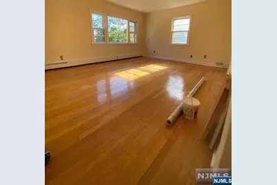 175 Delafield Avenue 2 #2, Lyndhurst Township, NJ 07071 - Photo 2