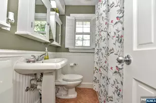 90 Grove St, Waldwick, NJ 07463 - Photo 12