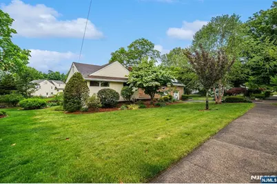226 Mulberry Place, Ridgewood, NJ 07450 - Photo 2