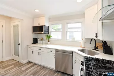 25-14 Berdan Avenue, Fair Lawn, NJ 07410 - Photo 8