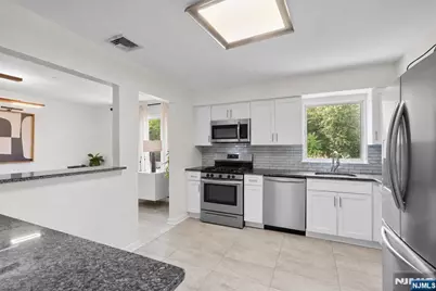 15 Robby Road, Little Ferry, NJ 07643 - Photo 10