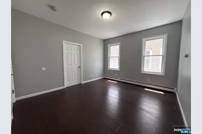 119-121 End Avenue 2 #2, Newark, NJ 07106 - Photo 4