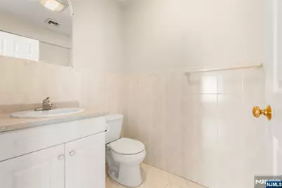 253 Warren Avenue, Fort Lee, NJ 07024 - Photo 6